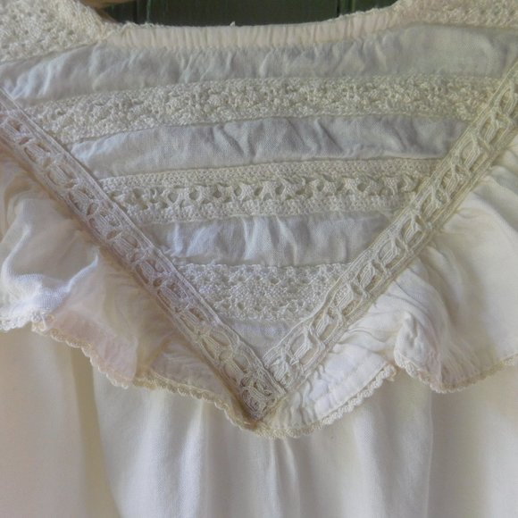 *PRICE FIRM* Vintage Lace Ruffle White Top - Picture 6 of 11